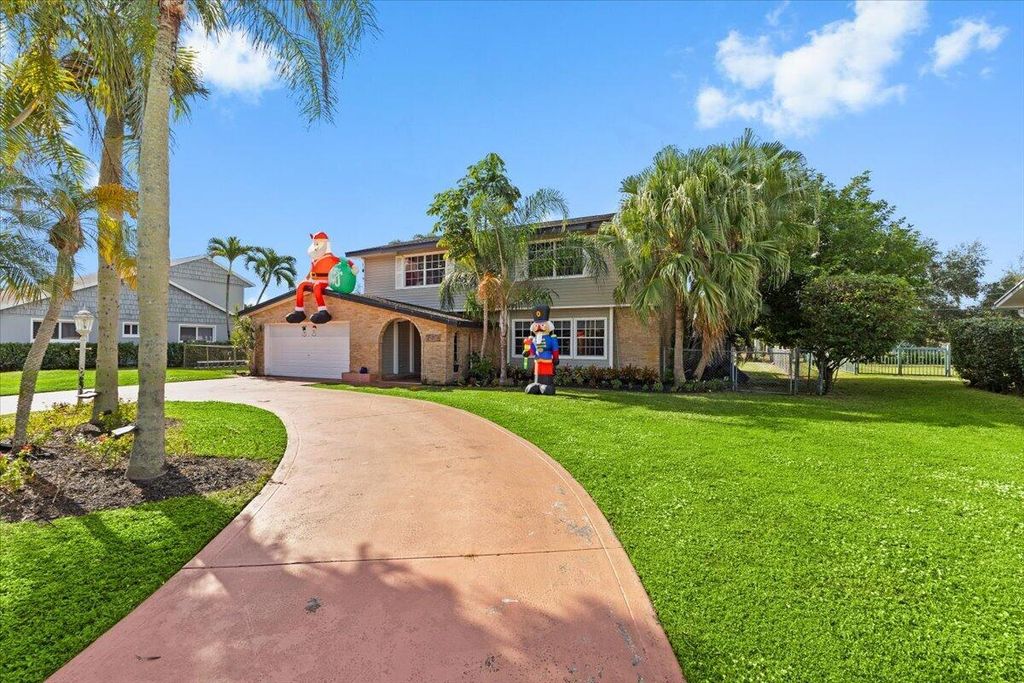 Photo of 3179 Hoylake Road, Wellington, FL 33467 (MLS # B26027073)
