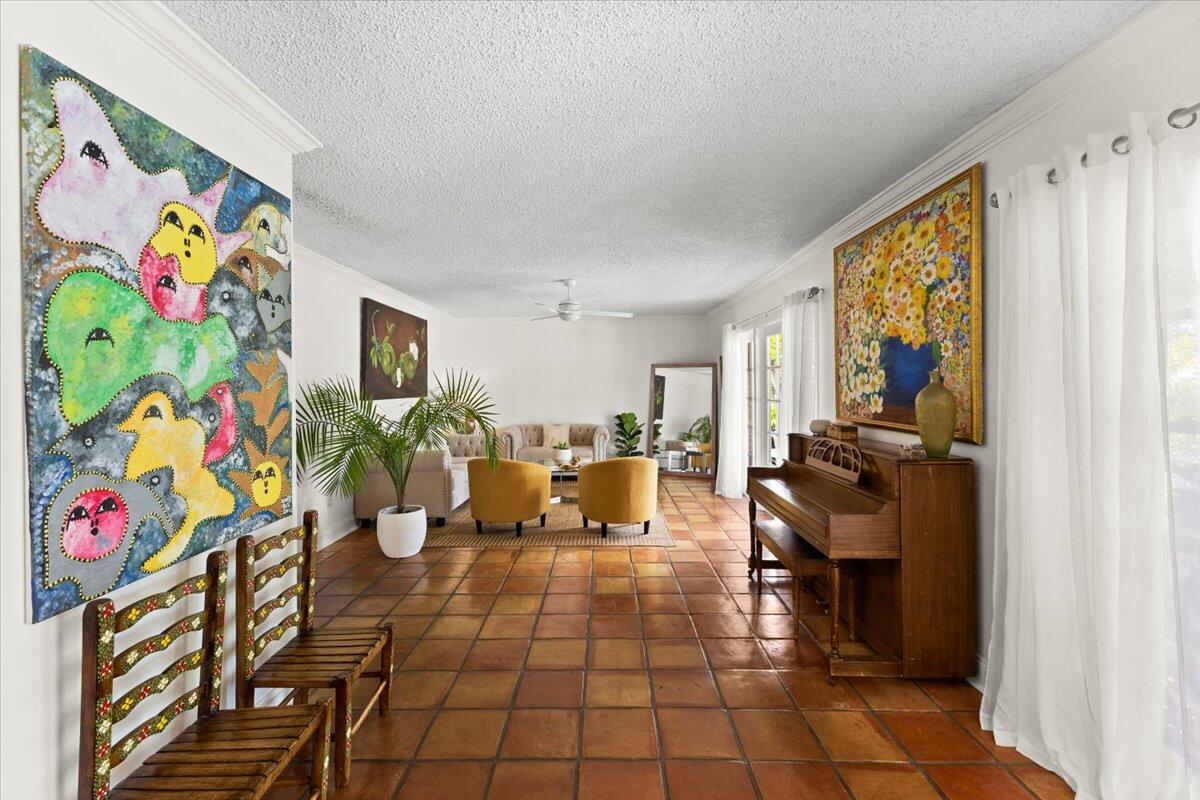 PALM BEACH NATL GOLF AND COUNTRY CLUB ESTATES 1 - Residential