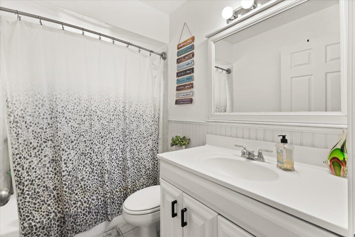 PALM BEACH NATL GOLF AND COUNTRY CLUB ESTATES 1 - Residential