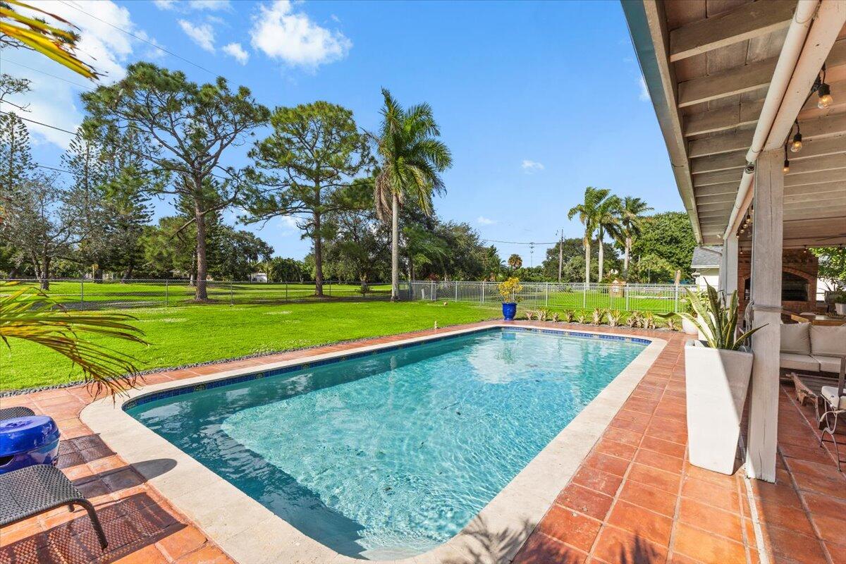 PALM BEACH NATL GOLF AND COUNTRY CLUB ESTATES 1 - Residential