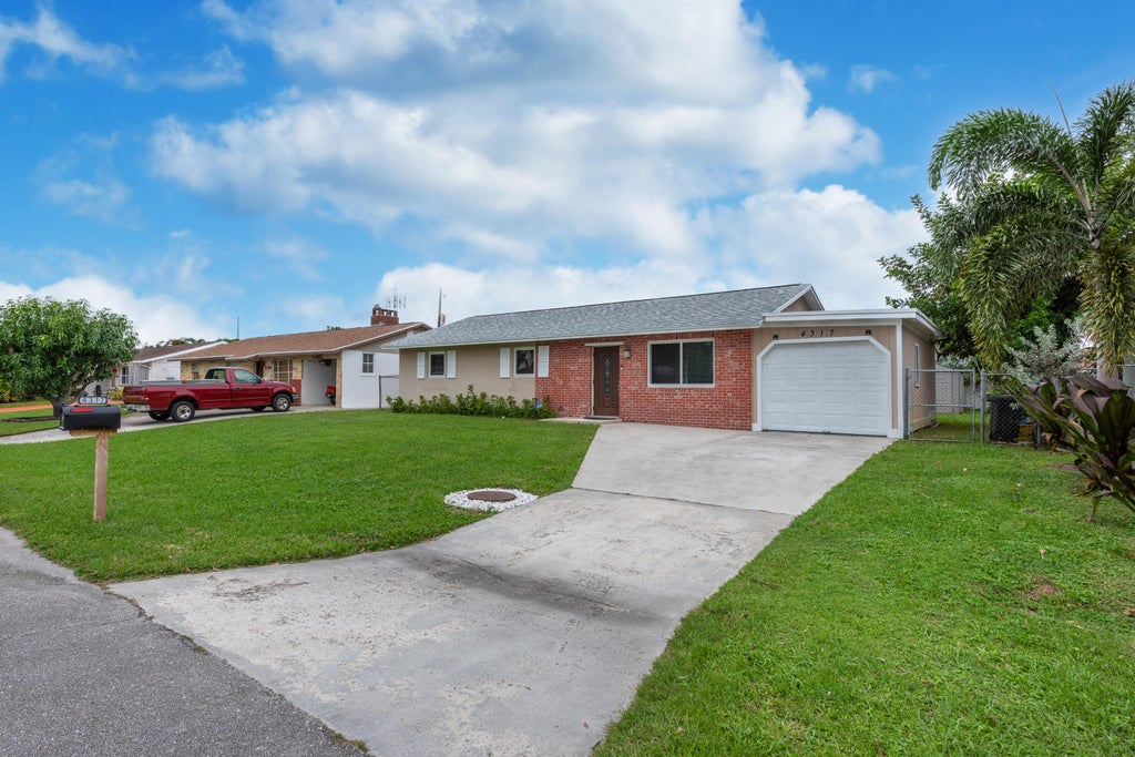 Photo of 4317 Applecrest Drive, Palm Beach Gardens, FL 33410 (MLS # R11112371)
