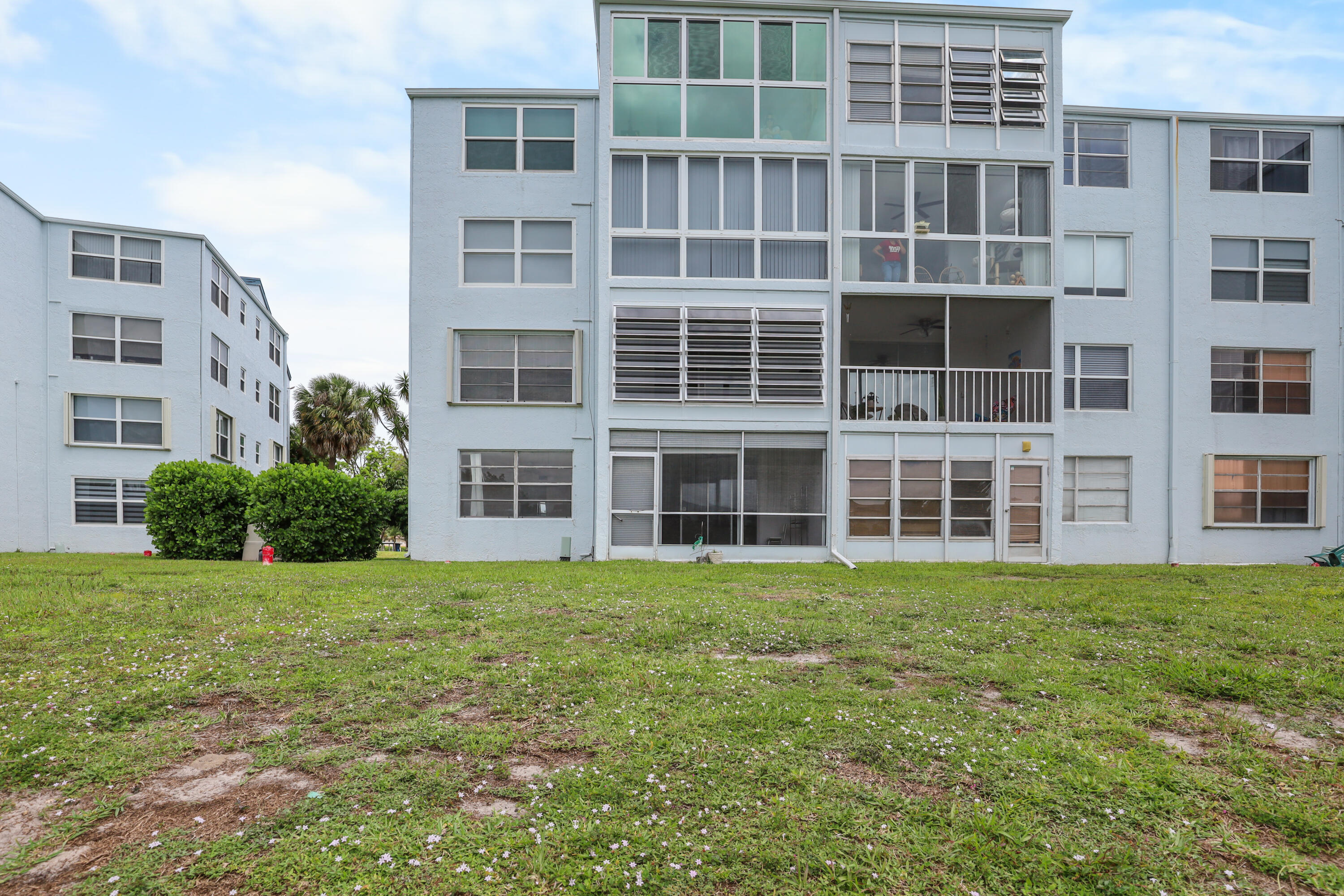 2 OF PALM SPRINGS 2 CONDO - Residential