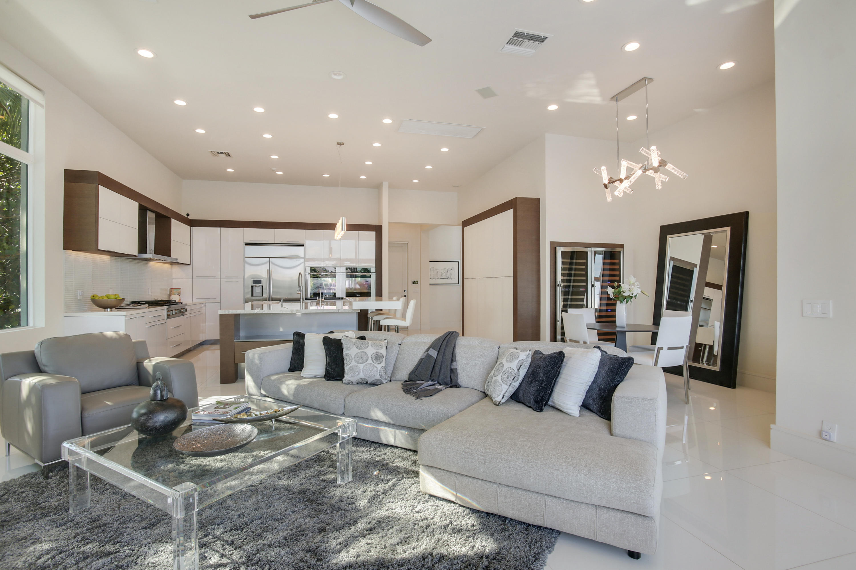 RIO DEL REY SHORES - Residential