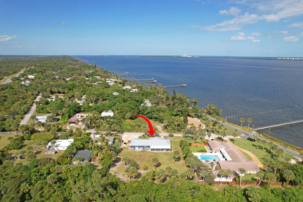 Photo of 105 Main Street, Fort Pierce, FL 34982 (MLS # R11168502)