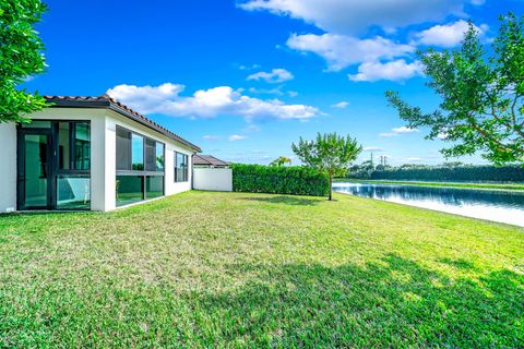 Single Family Residence in Boynton Beach FL 8803 Grand Prix Lane Ln 31.jpg