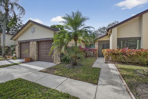 160 Ramblewood Circle Royal Palm Beach FL 33411