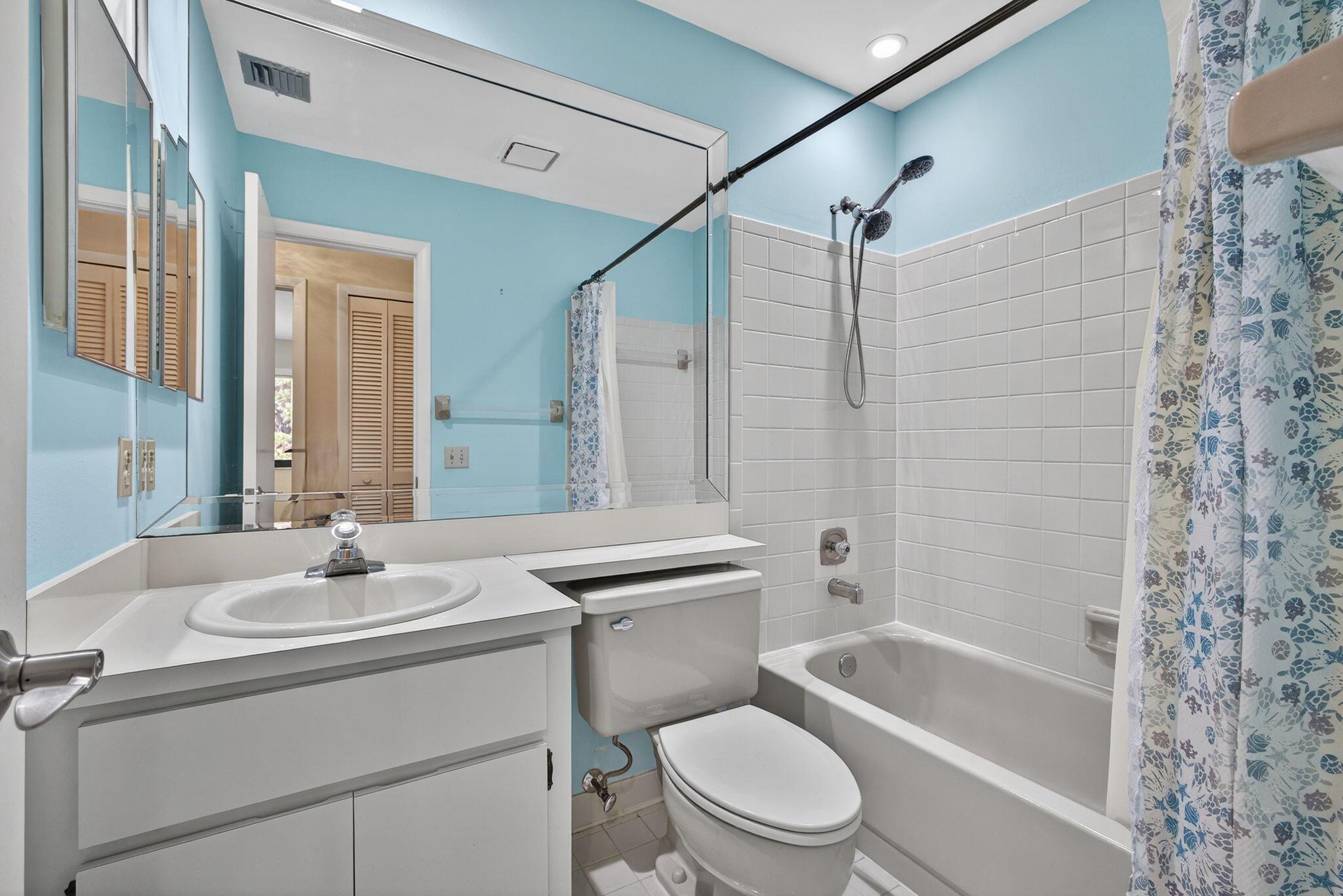 VILLAGE WALK - Residential