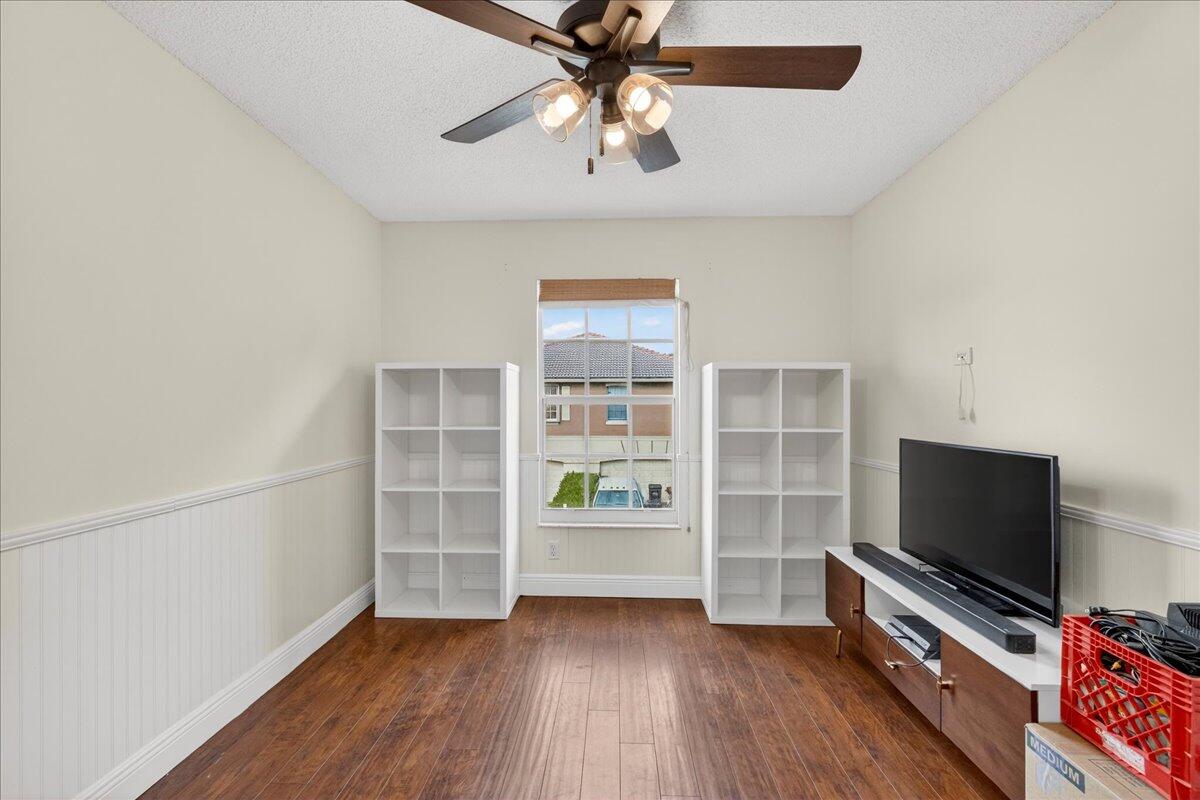 BANYAN TRAILS - Residential Lease