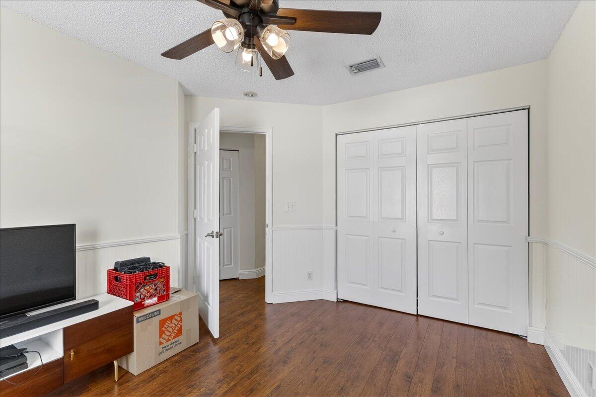 BANYAN TRAILS - Residential Lease