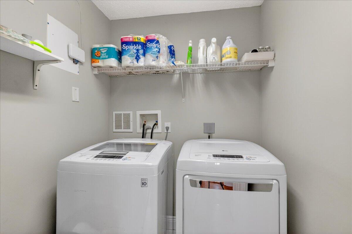 BANYAN TRAILS - Residential Lease