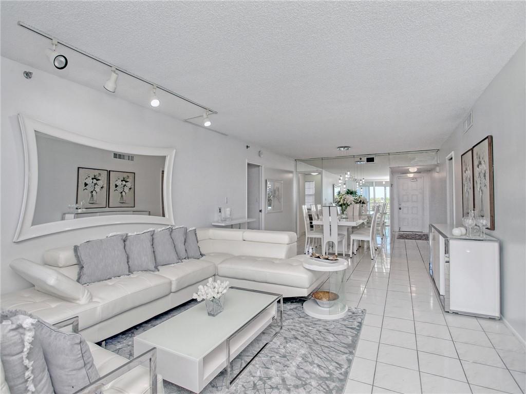 Oaks Way at PALM-AIRE - Residential