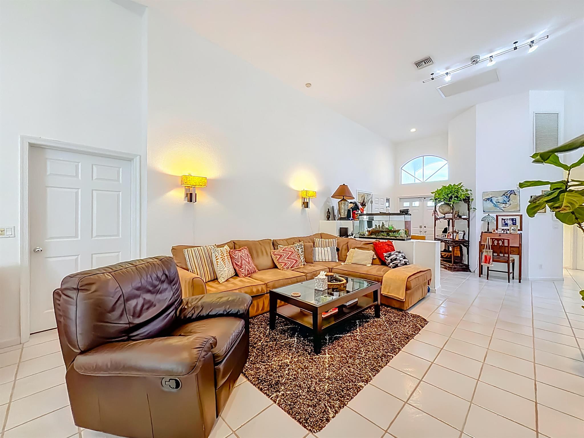 HAMPTON FAIRWAYS 3 - Residential Lease