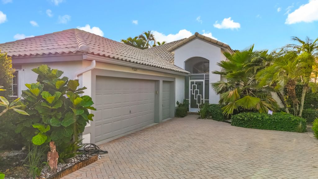 Photo of 11853 Fountainside Circle, Boynton Beach, FL 33437 (MLS # R11140678)
