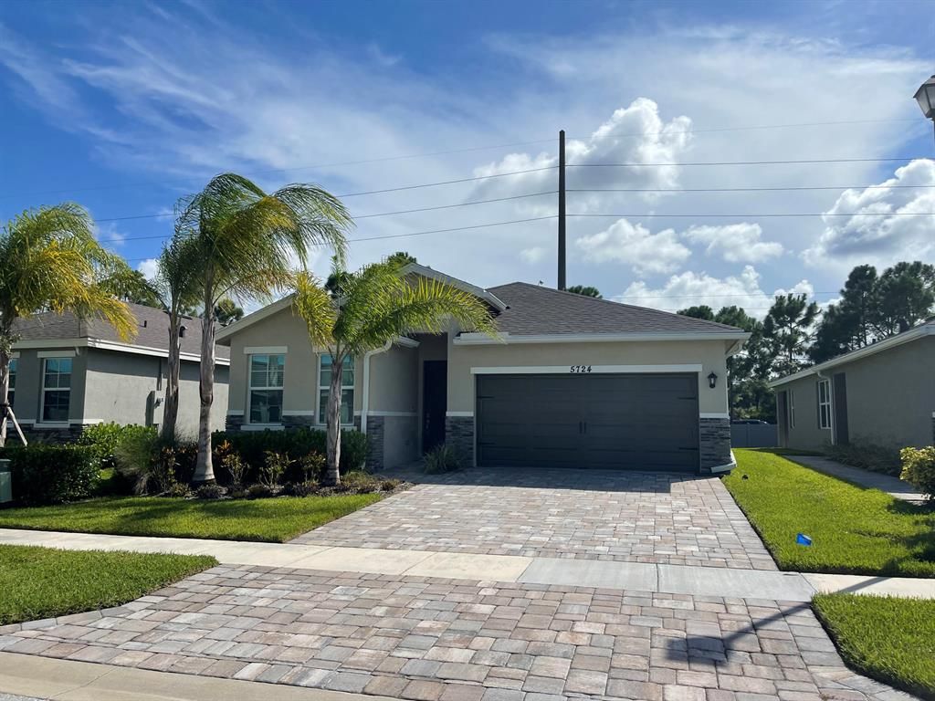 Photo of 5724 SE Pinehurst Trail, Hobe Sound, FL 33455 (MLS # R10739287)