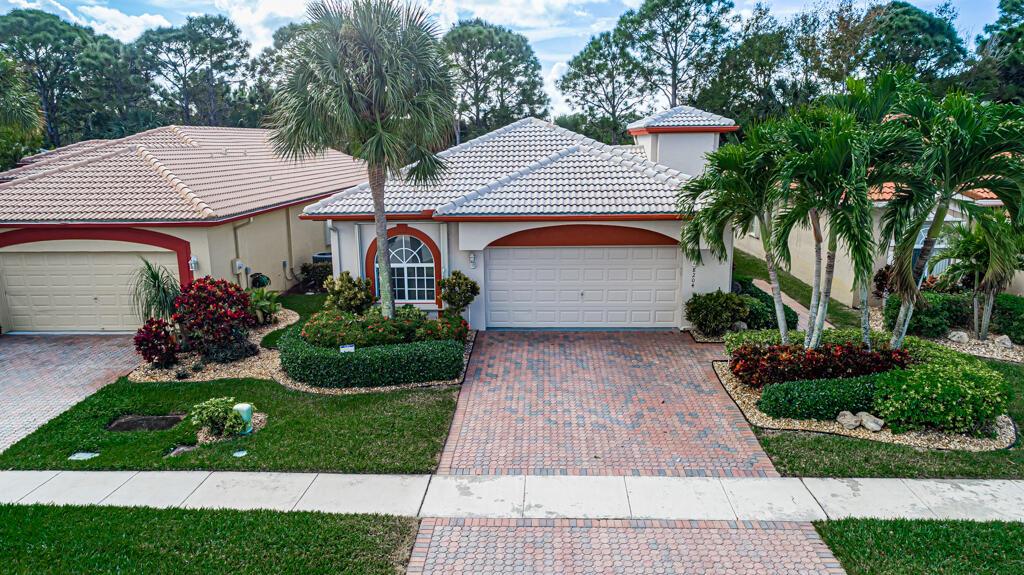 VENETIAN ISLES - Residential