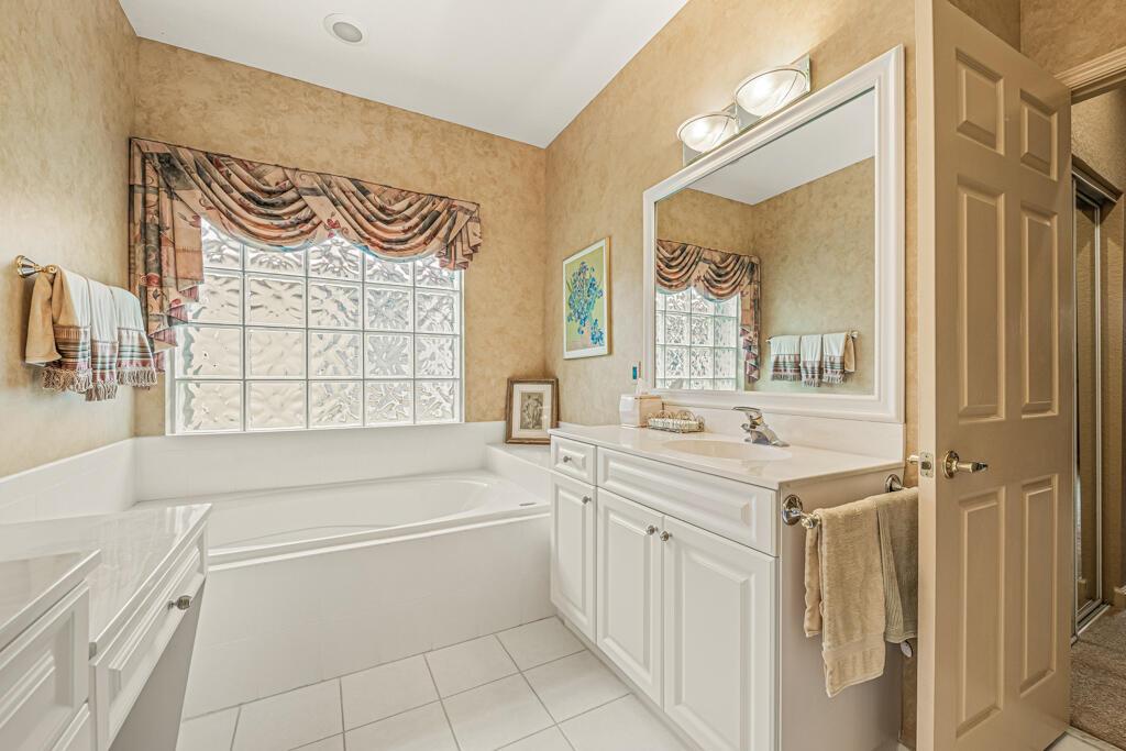 VENETIAN ISLES - Residential