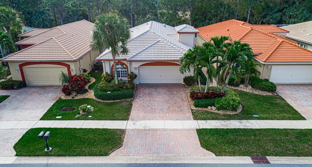 VENETIAN ISLES - Residential