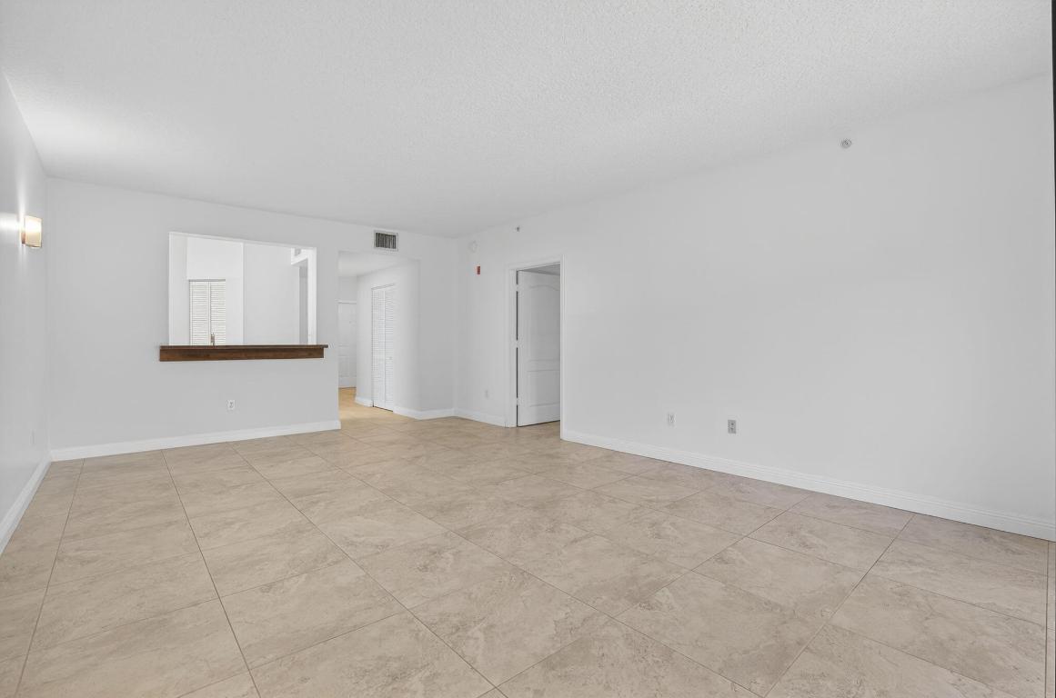 OCEAN TRACE CONDO - Residential