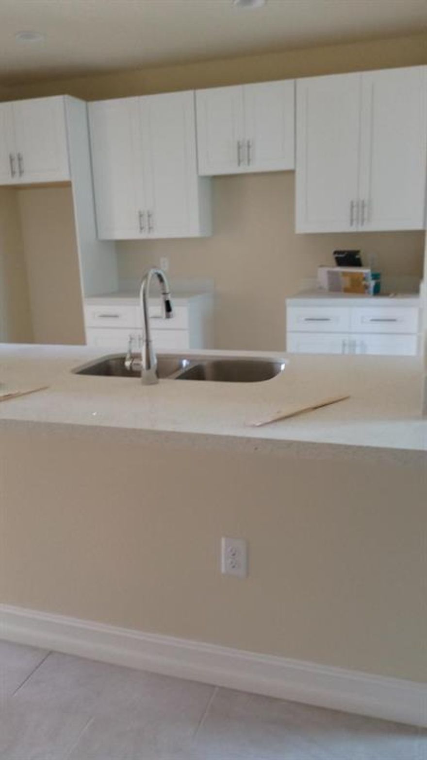 THIS IS NEW CONSTRUCTION EXPECTED CO IS JANUARY2021. UPON COMPLETION ICYNENE INSULATION, HURRICANE IMPACT WIDOWS AND DOORS GRANITE CONTERTOPS IN THE KITCHEN AND BATH ,PORCELAIN FLOORS, COMPLETELY TITLED42 INCH WOOD CABIETS .buyers agent to varify all measurements offers on as far bar contracts. Information is deemed to be reliable, all offers on far bar as is contract only.