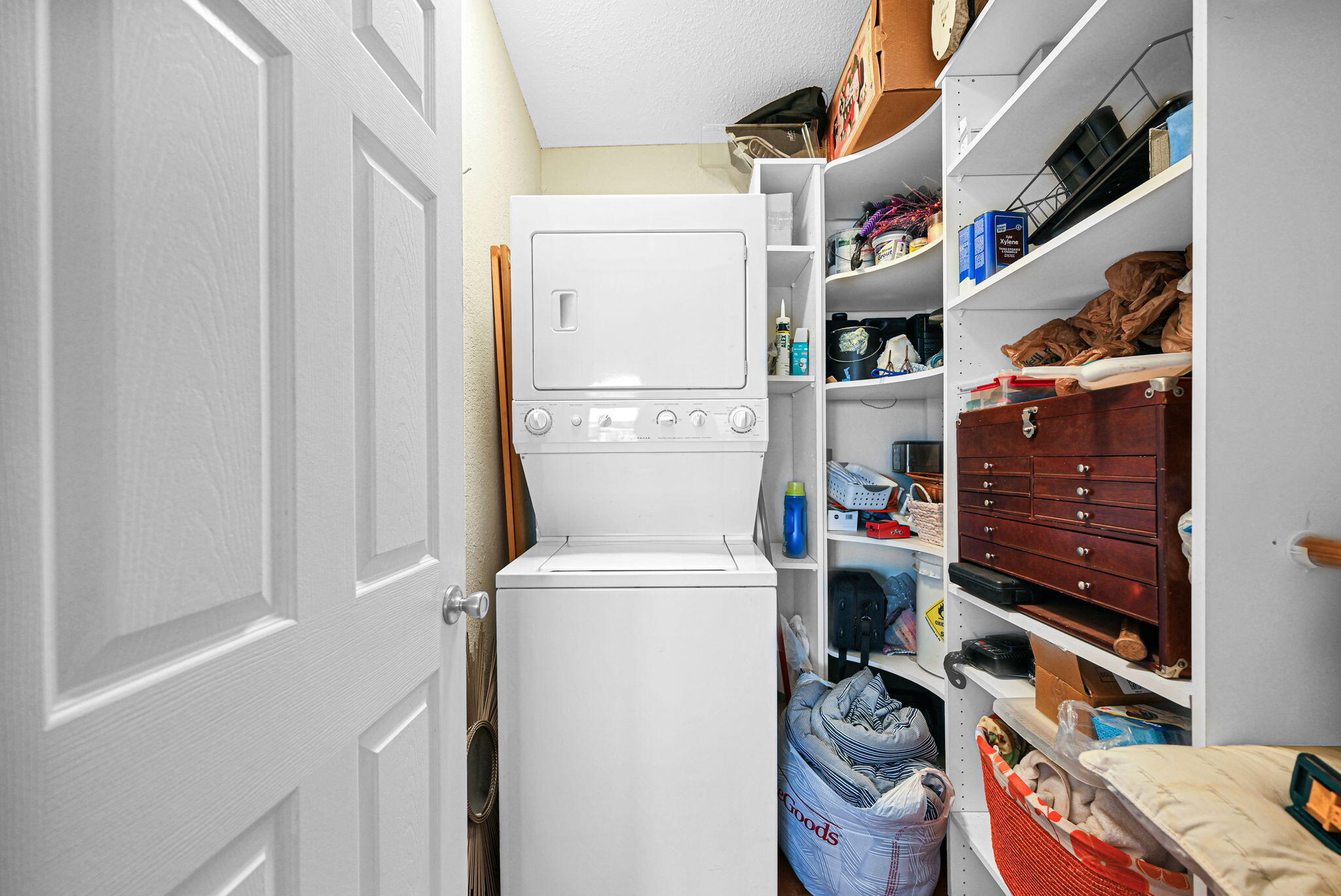 OASIS CONDOMINIUM - Residential