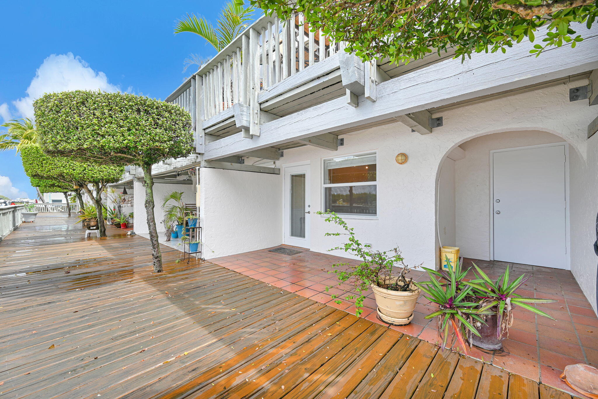 OASIS CONDOMINIUM - Residential