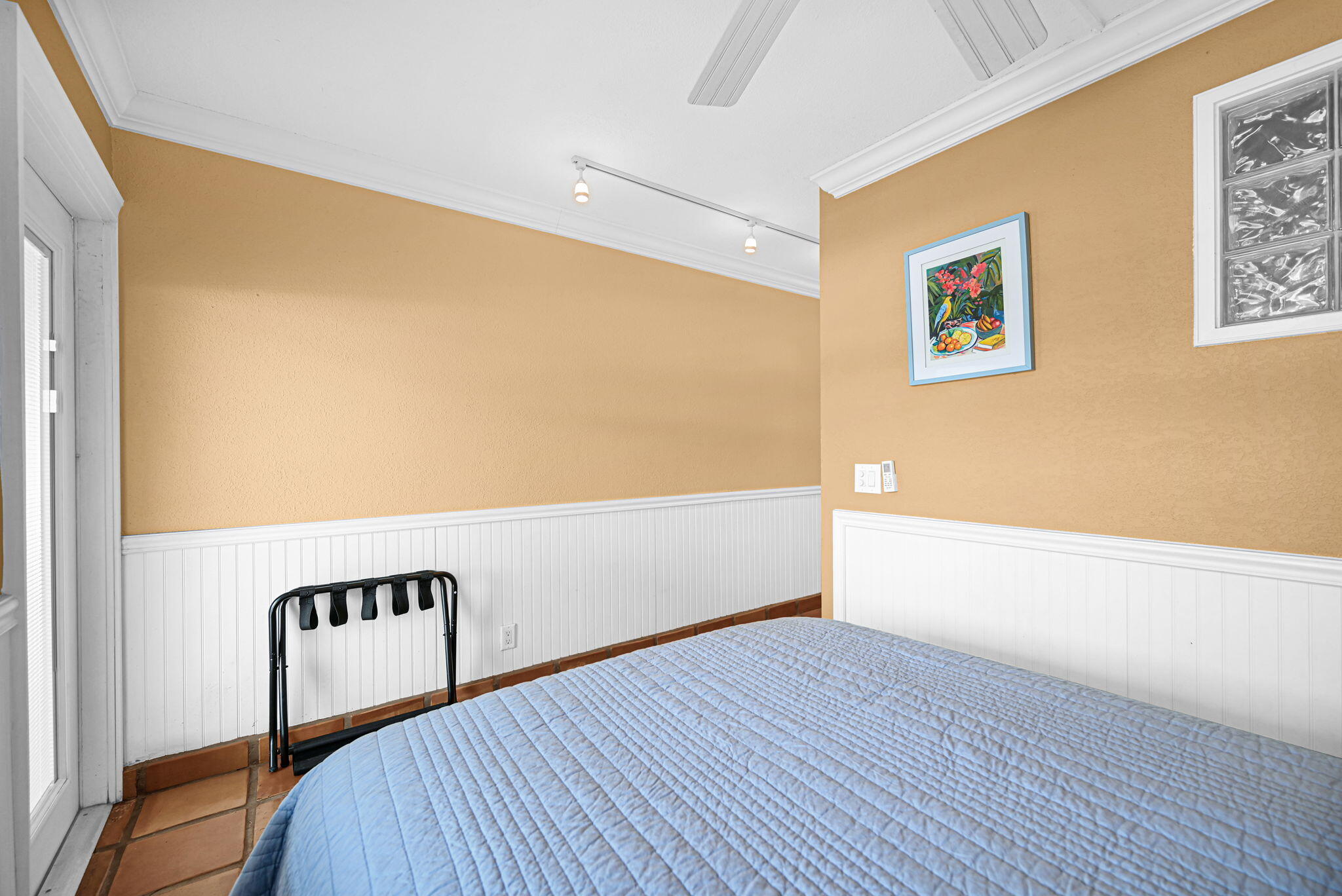 OASIS CONDOMINIUM - Residential