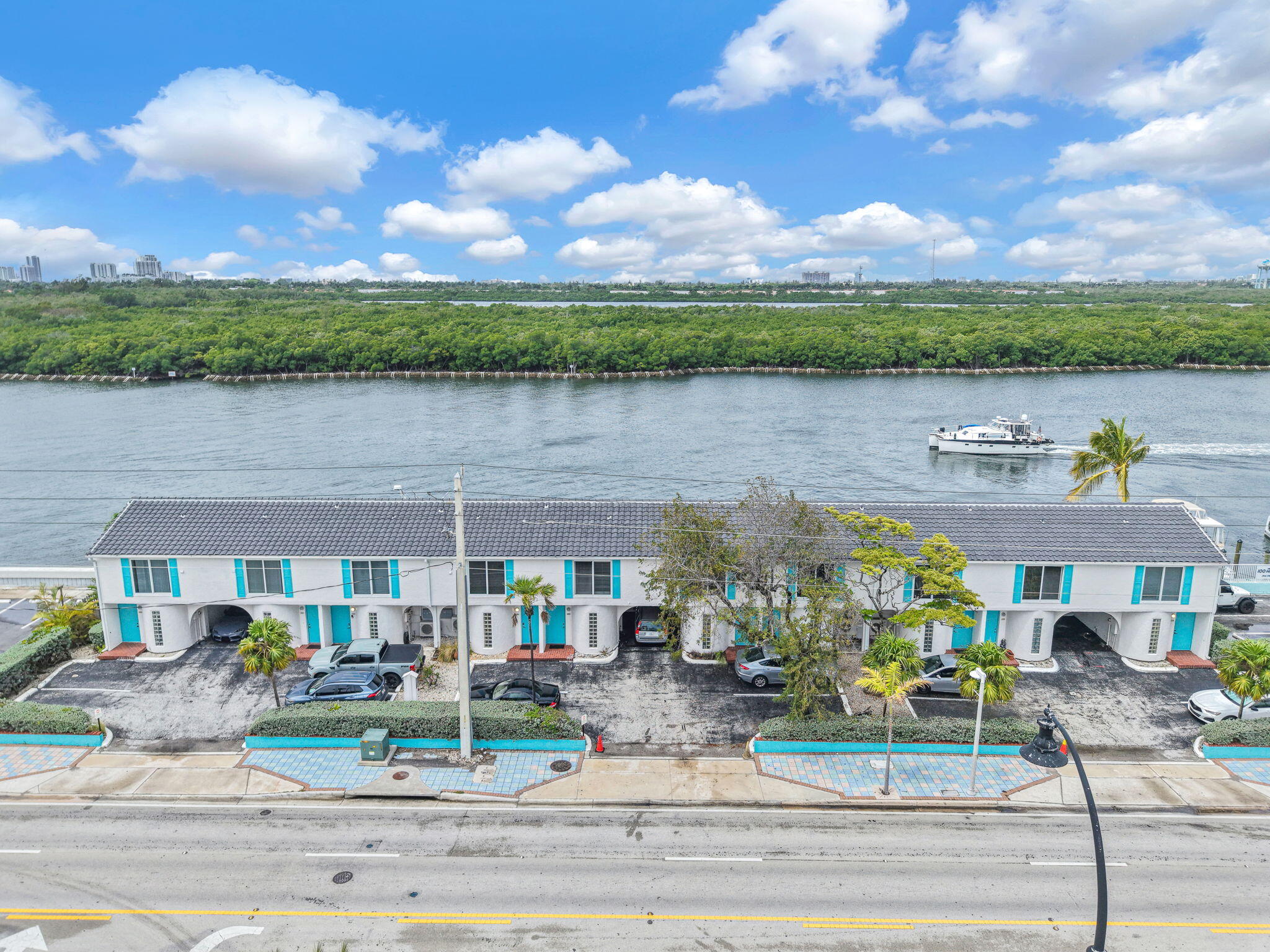 OASIS CONDOMINIUM - Residential