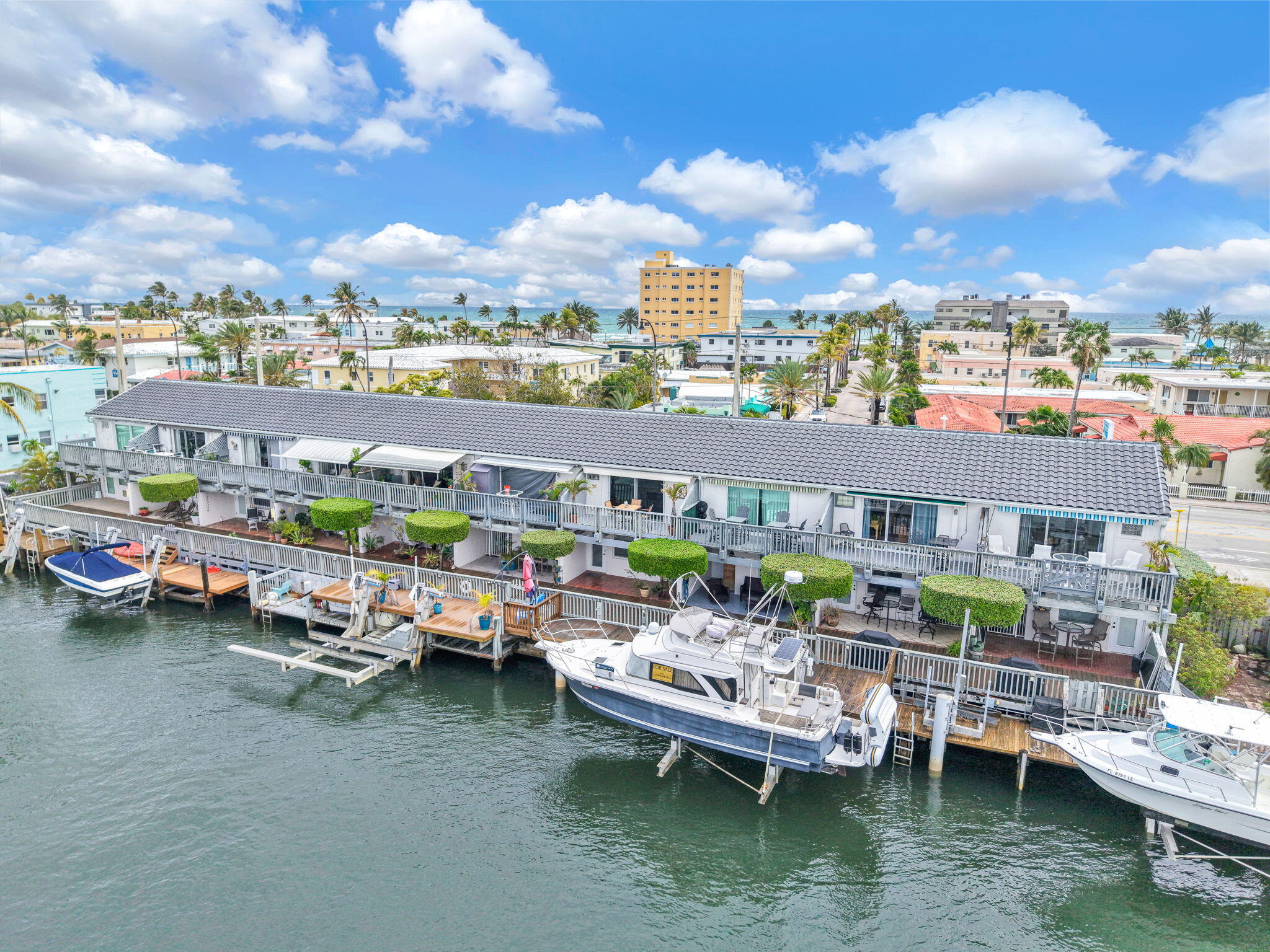 OASIS CONDOMINIUM - Residential