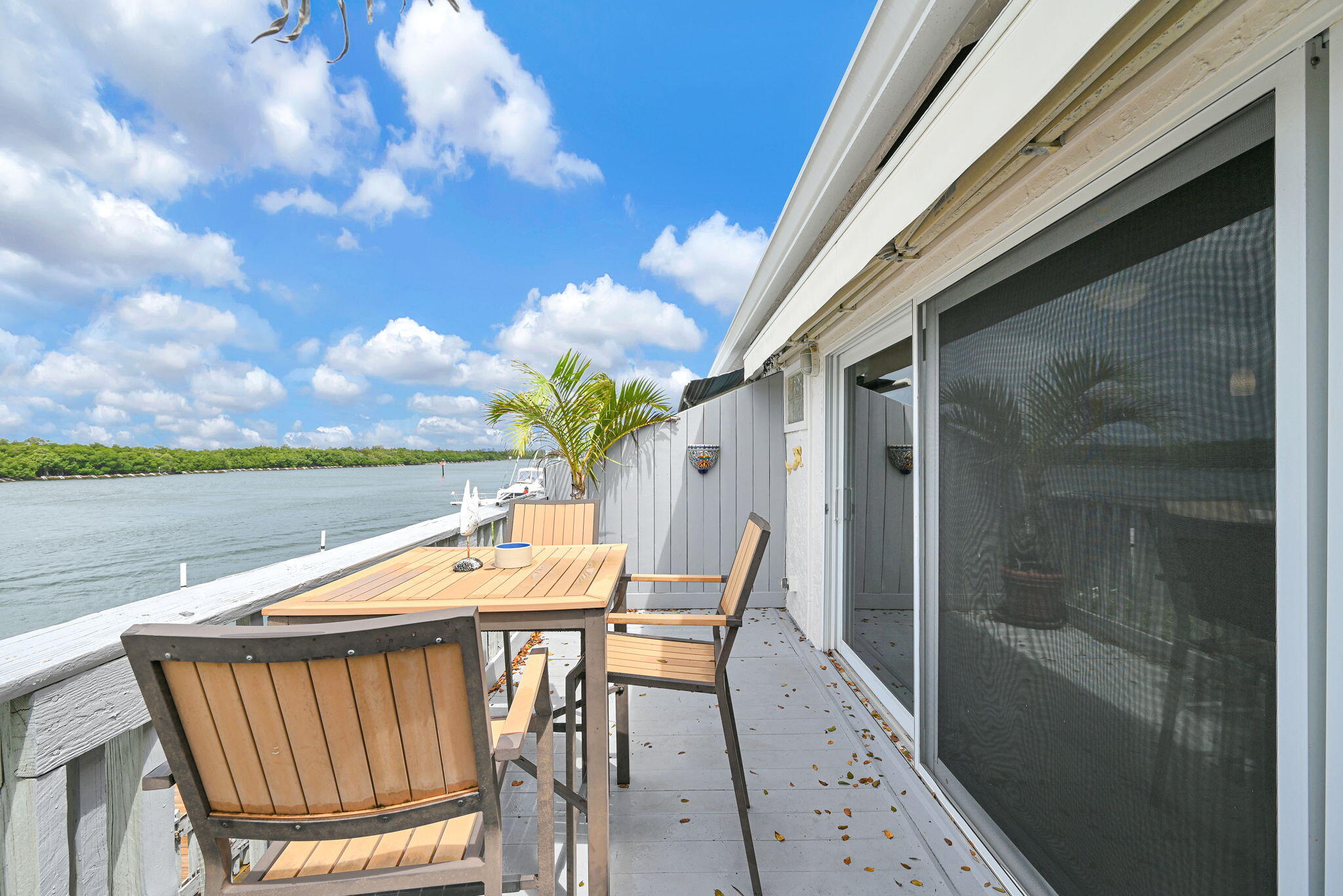 OASIS CONDOMINIUM - Residential