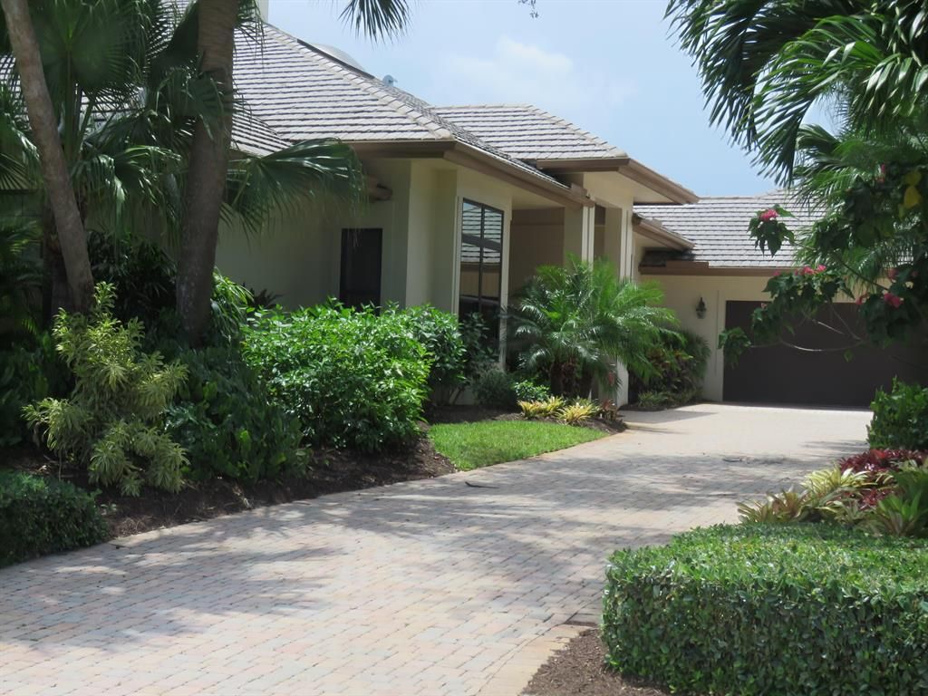 Photo of 5704 SE Glen Eagle Way, Stuart, FL 34997 (MLS # R10714903)