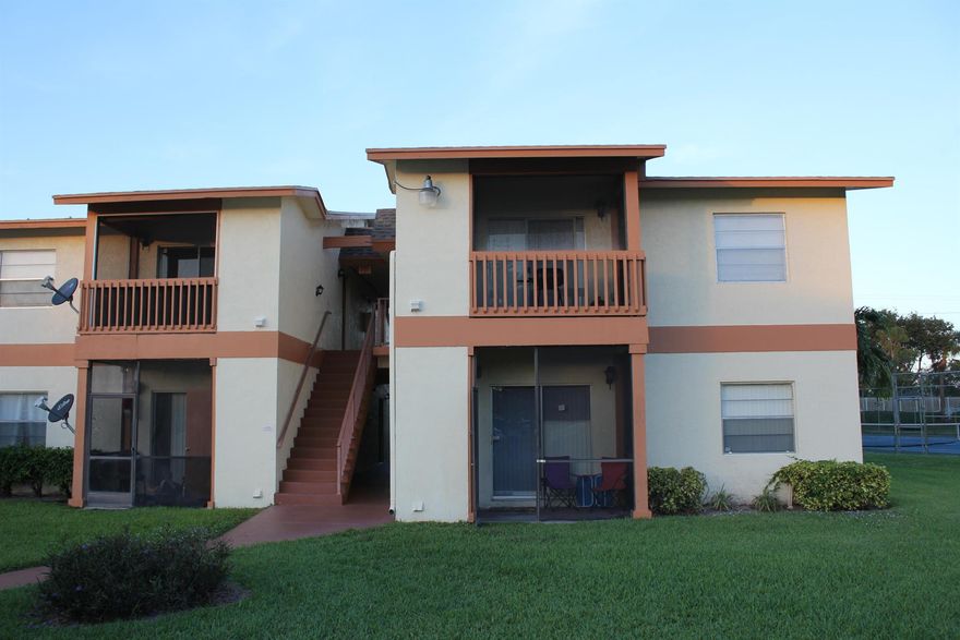 This charming second-floor apartment features sleek laminate flooring throughout, a modern kitchen with stainless steel appliances, and a bright, open layout designed for comfortable living. Ideally located in West Palm Beach, just minutes from Wellington, shopping, dining, and major highways.
Enjoy resort-style amenities including a sparkling community pool and tennis court, perfect for relaxation or recreation. A wonderful opportunity to live in a vibrant, centrally located community with everything at your fingertips!