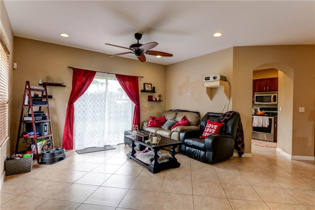 VERONA PALMS - Residential