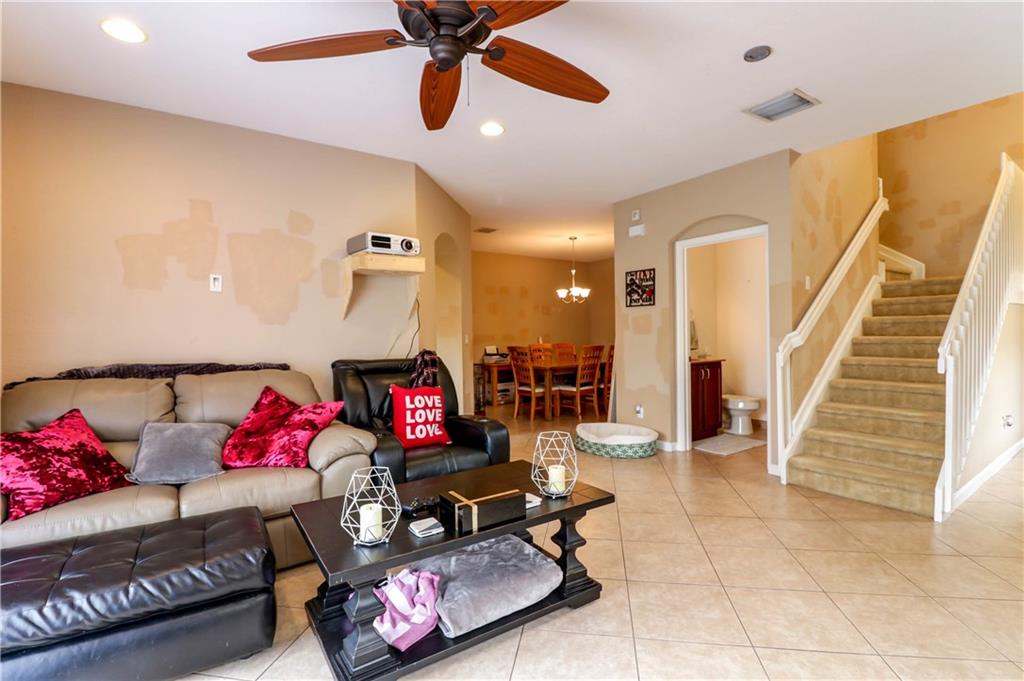 VERONA PALMS - Residential