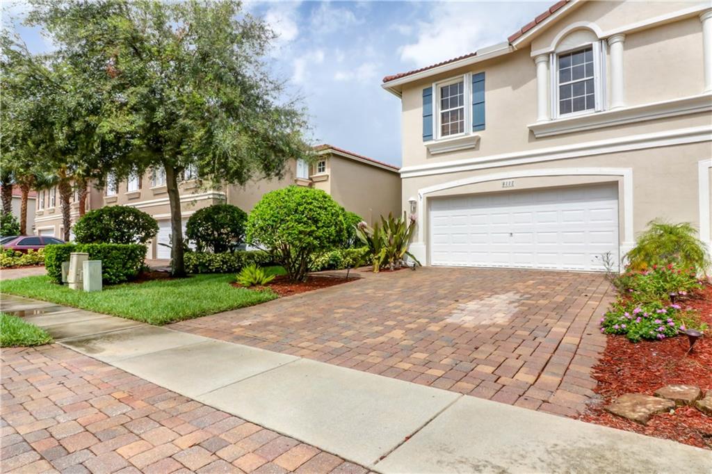 VERONA PALMS - Residential