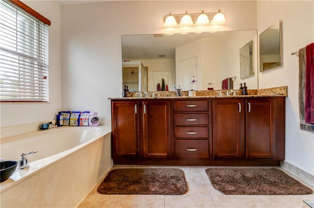 VERONA PALMS - Residential