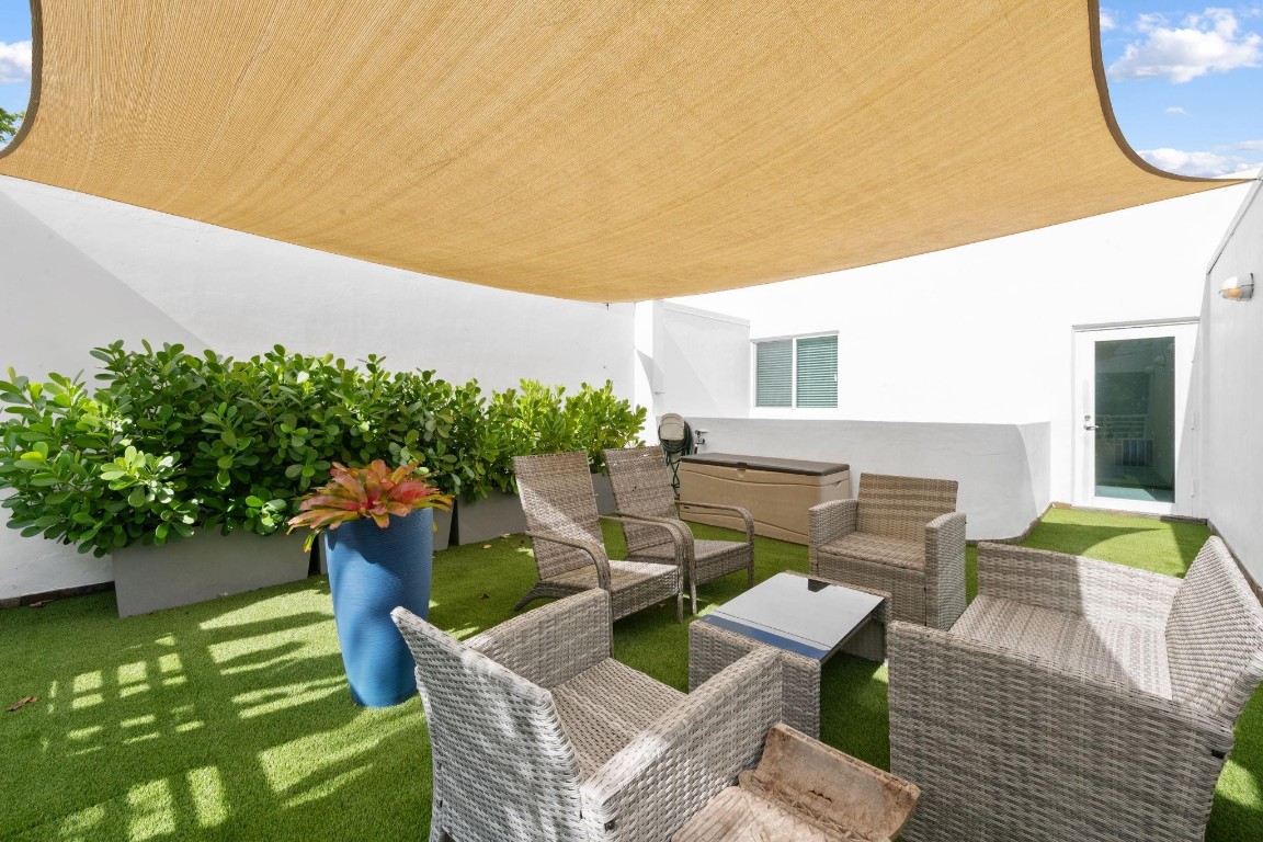 LA TERRACE AT VICTORIA P - Residential