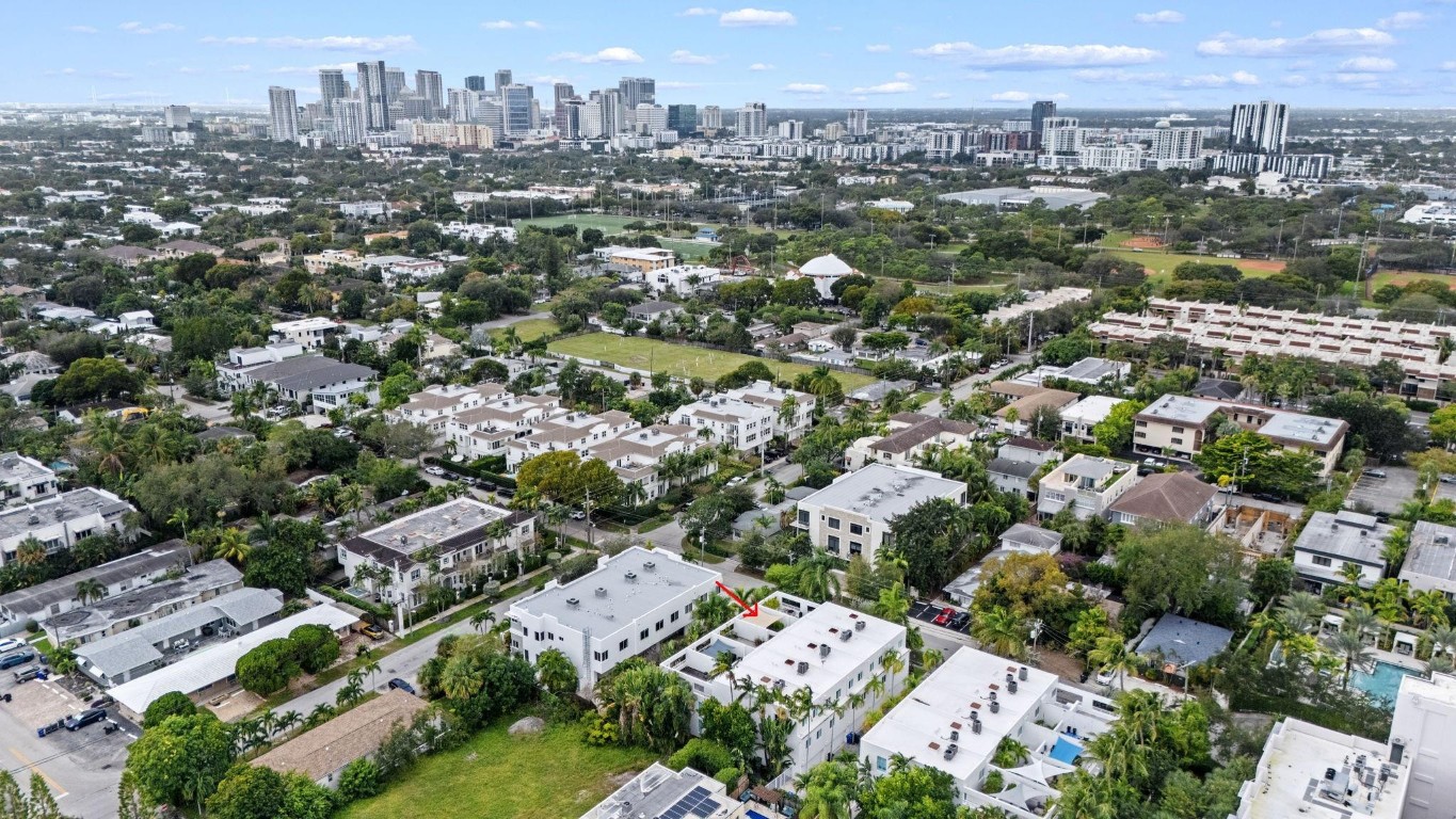 LA TERRACE AT VICTORIA P - Residential
