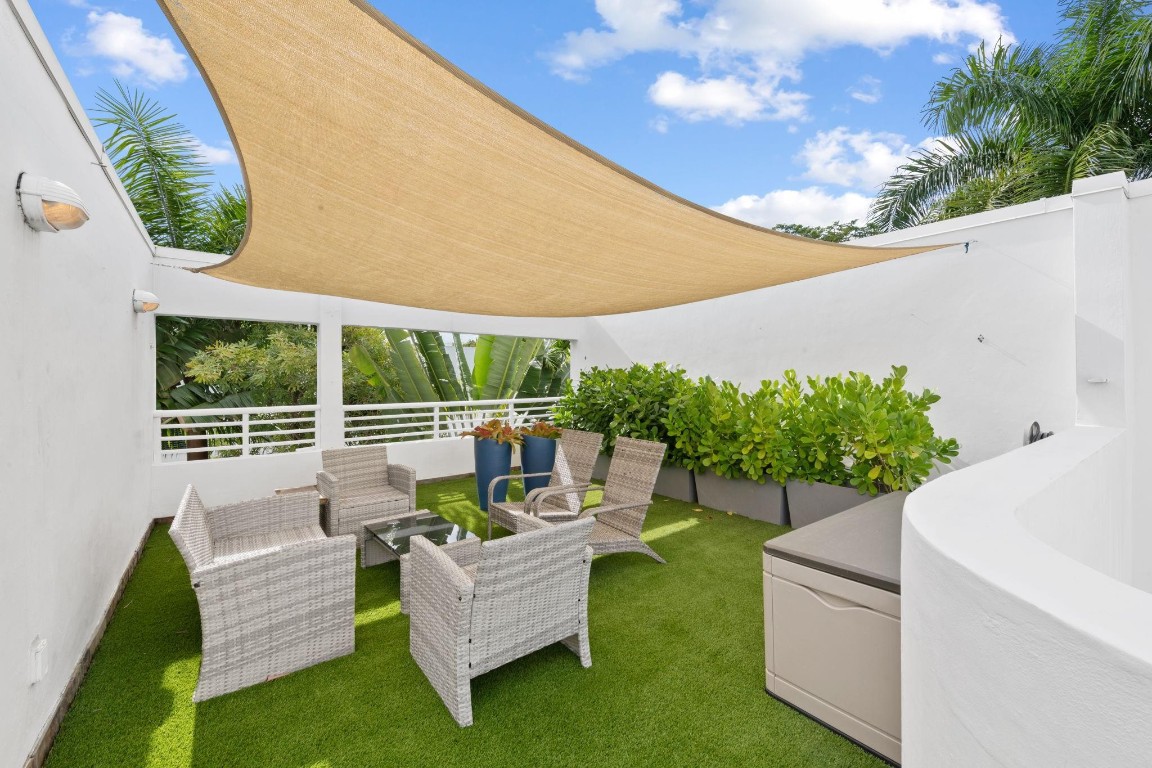 LA TERRACE AT VICTORIA P - Residential