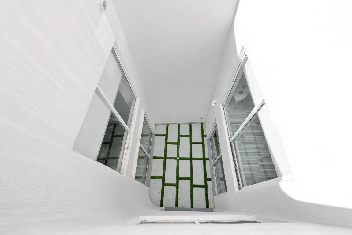 LA TERRACE AT VICTORIA P - Residential