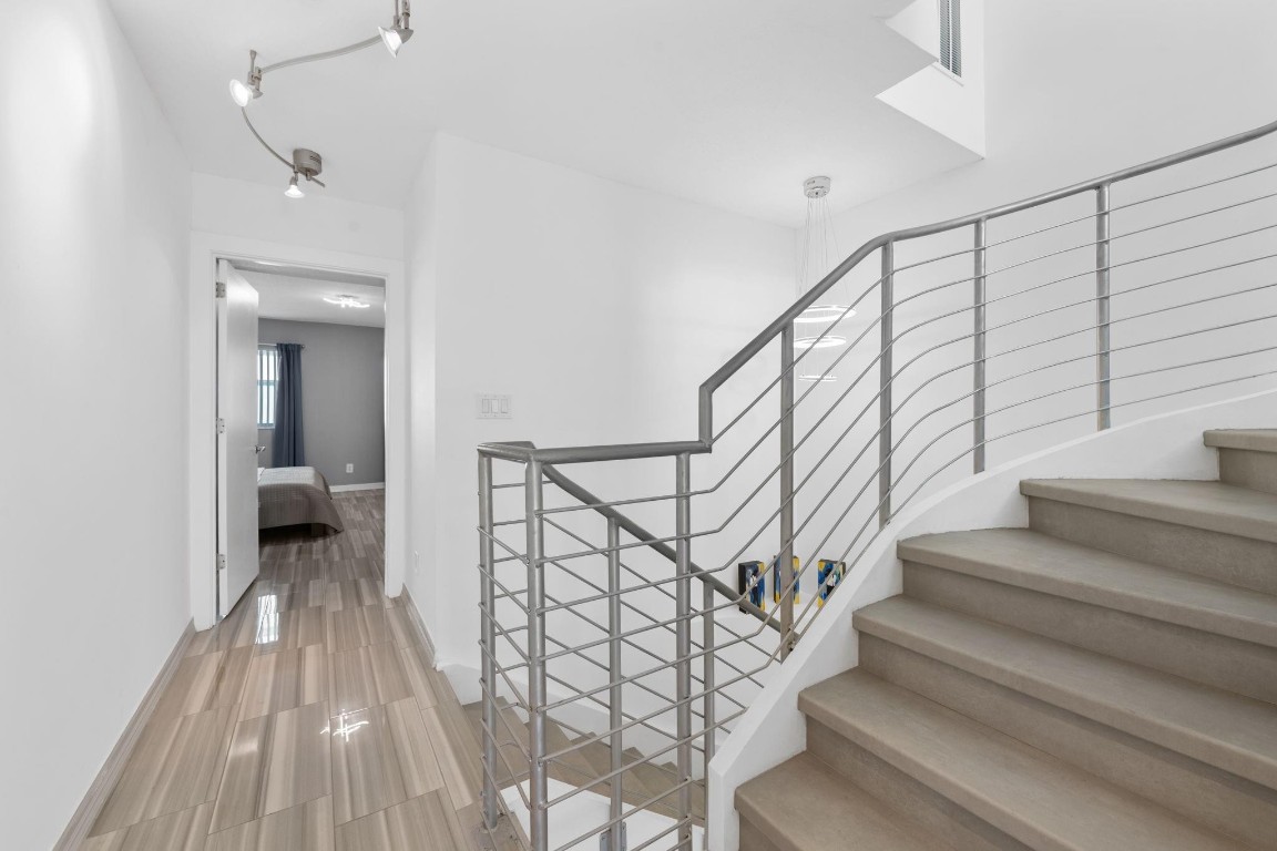 LA TERRACE AT VICTORIA P - Residential