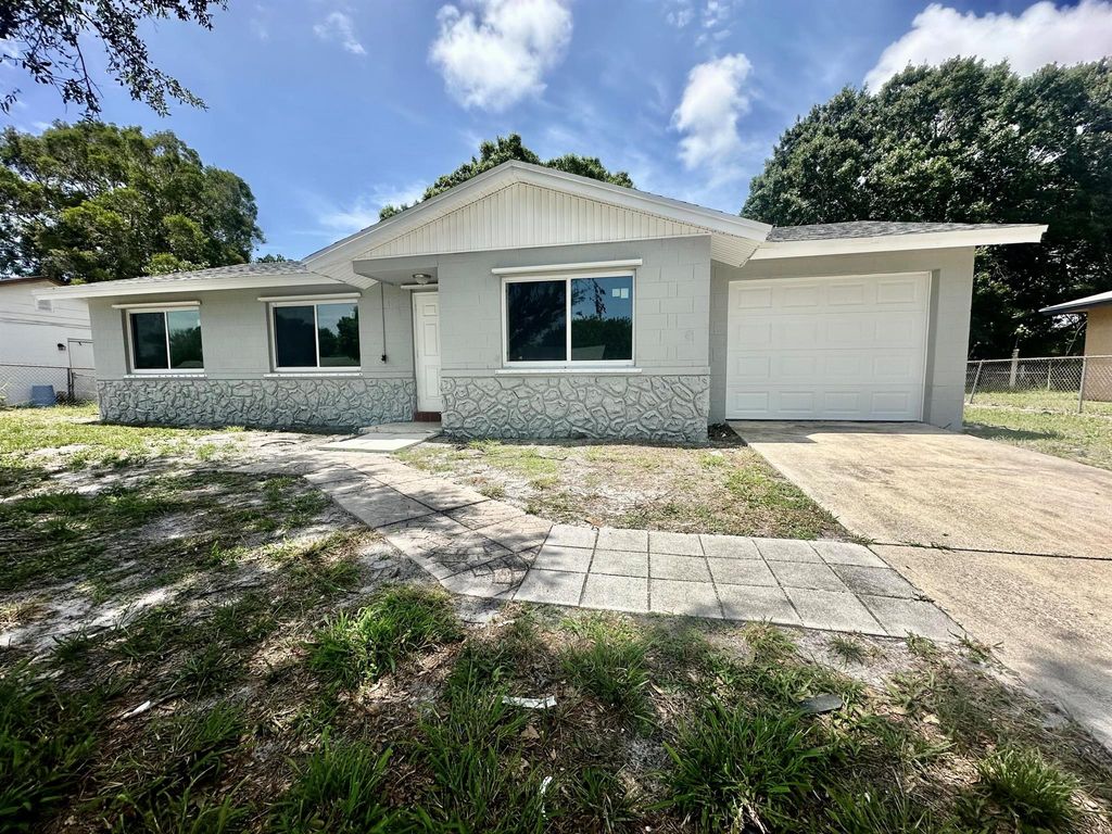Photo of 2803 Langston Drive, Fort Pierce, FL 34946 (MLS # R11022429)