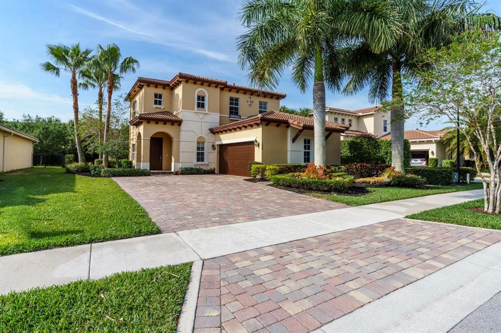 Photo of 106 Crab Cay Way, Jupiter, FL 33458 (MLS # R10703700)