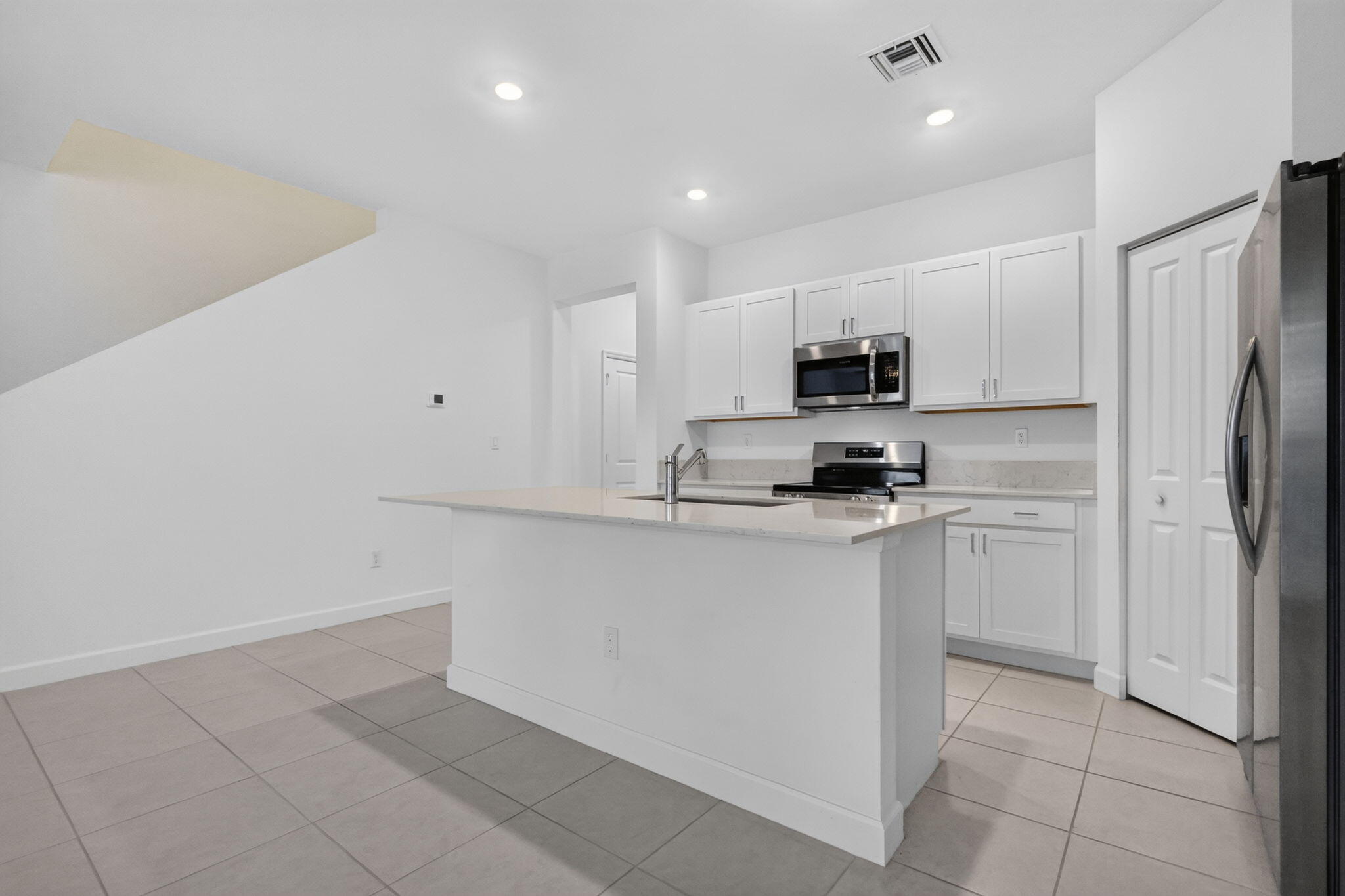 Properties 4168 Lagoon Shore Drive