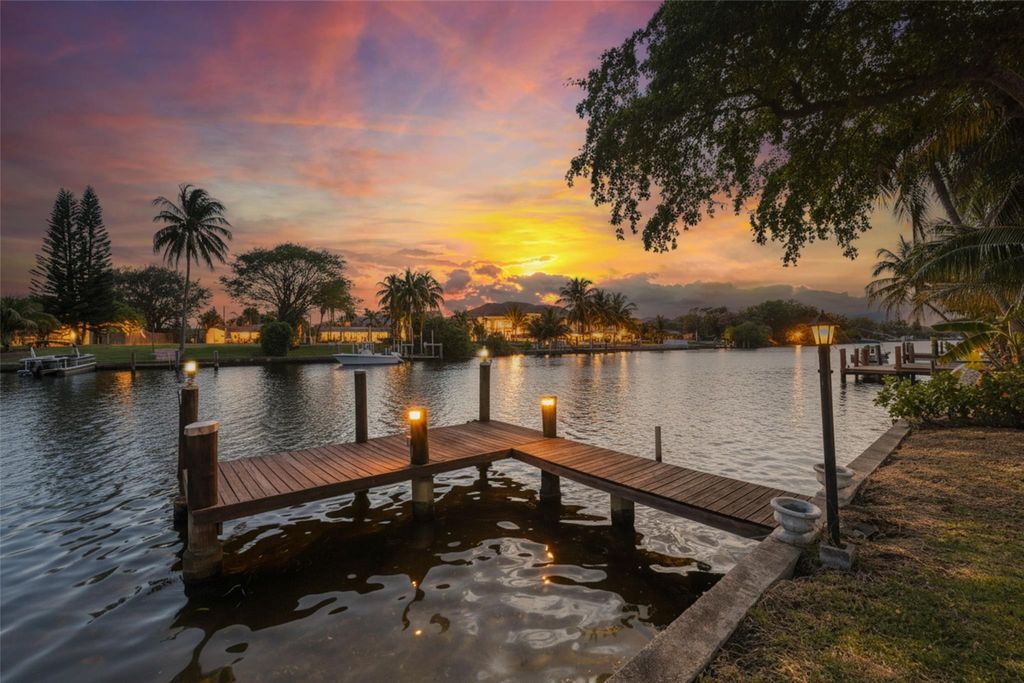 Photo of 1710 SW 1st Avenue, Pompano Beach, FL 33060 (MLS # F10551266)