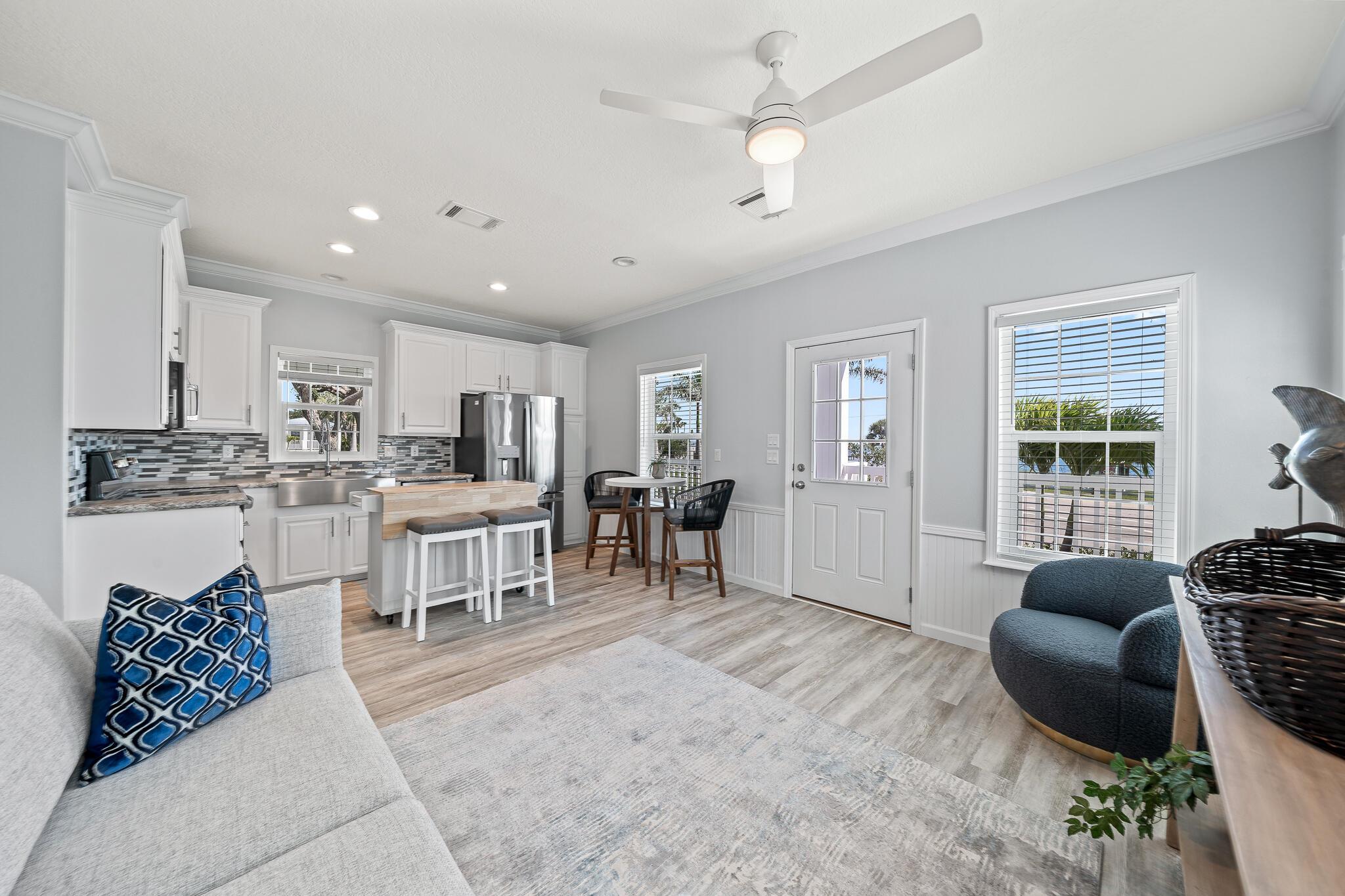 El Capitan Waterfront Com - Residential