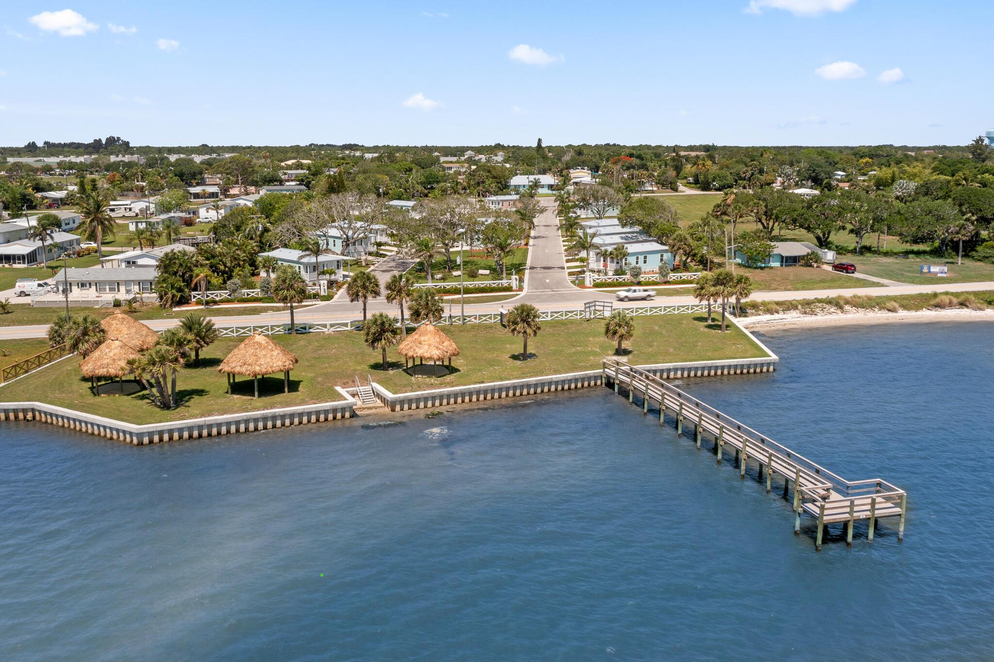 El Capitan Waterfront Com - Residential