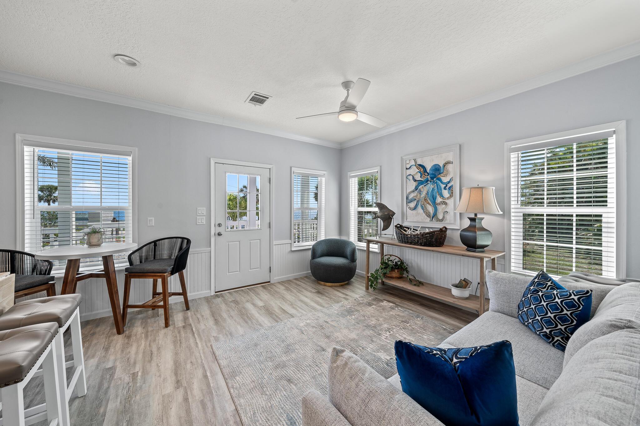 El Capitan Waterfront Com - Residential