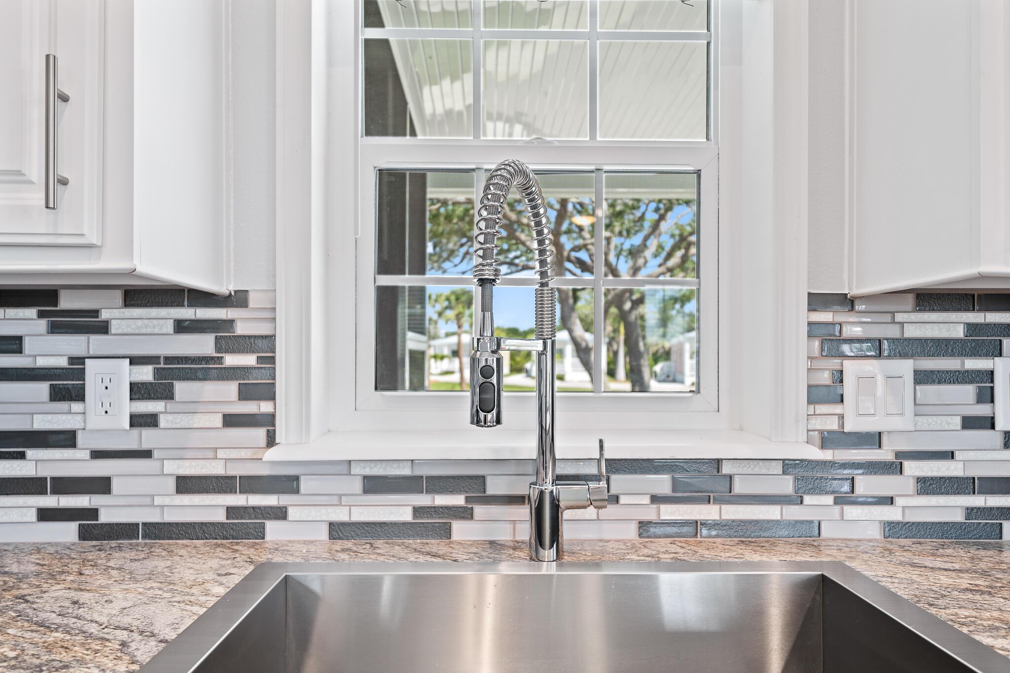 El Capitan Waterfront Com - Residential