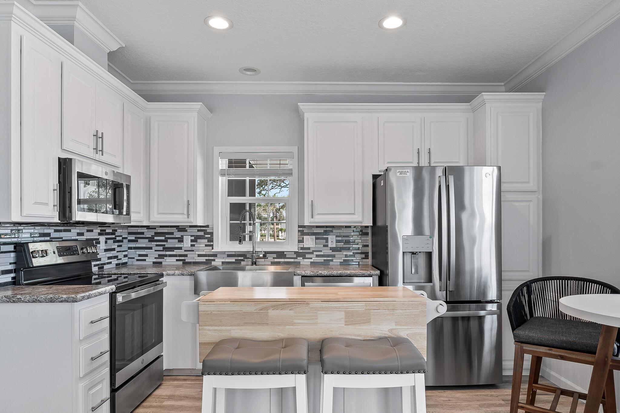 El Capitan Waterfront Com - Residential