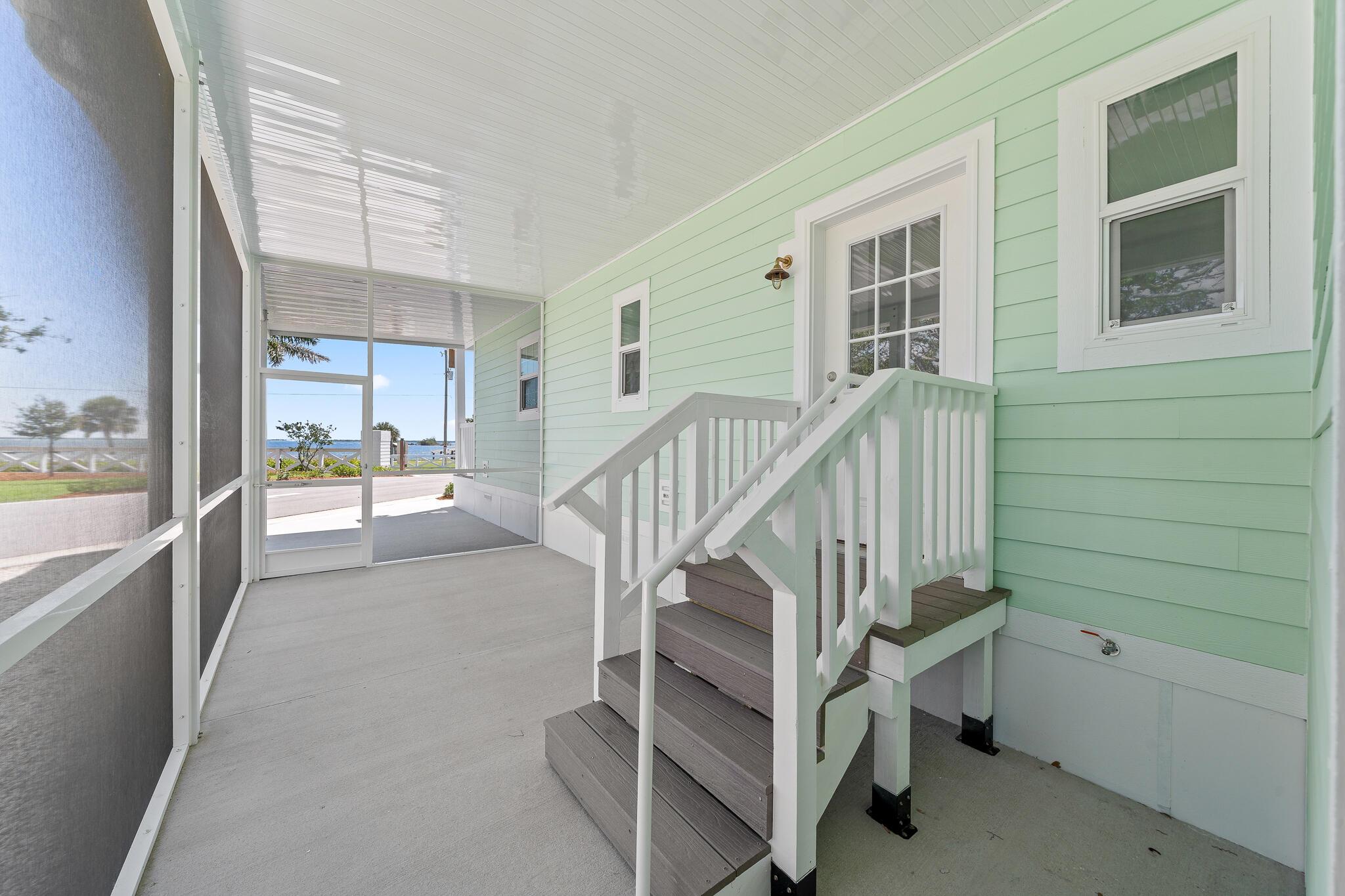 El Capitan Waterfront Com - Residential